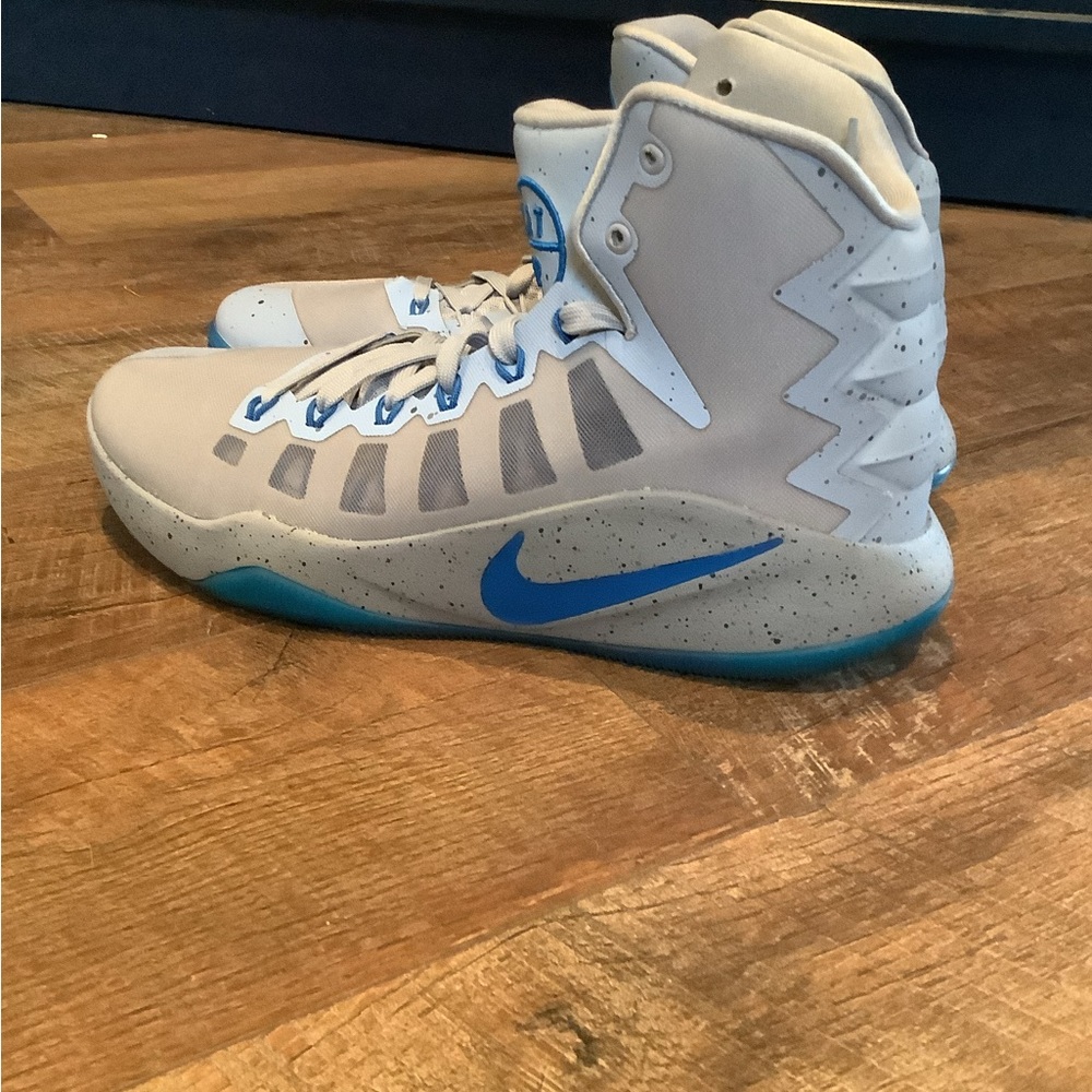 MENS NIKE ZOOM AIR SHOE